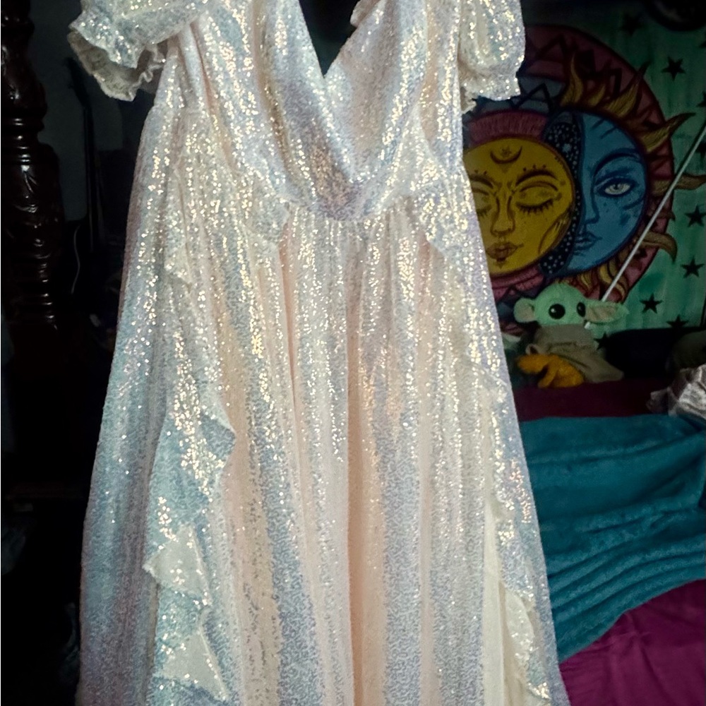 Song of Angels Chateau Gown - Picture 7 of 9